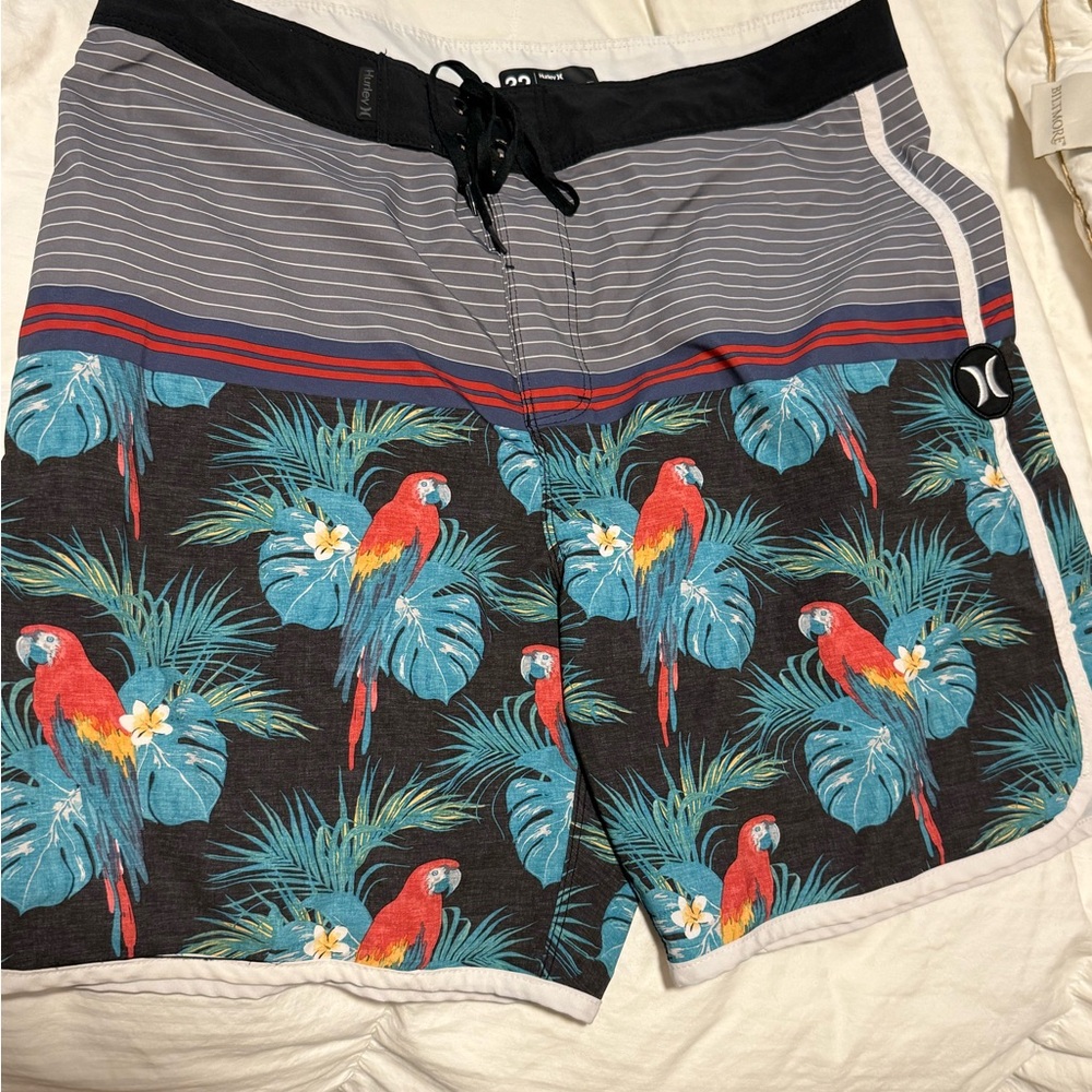 Hurley Men's Parrot Print Swim Shorts - Black and Red